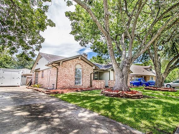 3rd image of 1903 Winding Creek Dr