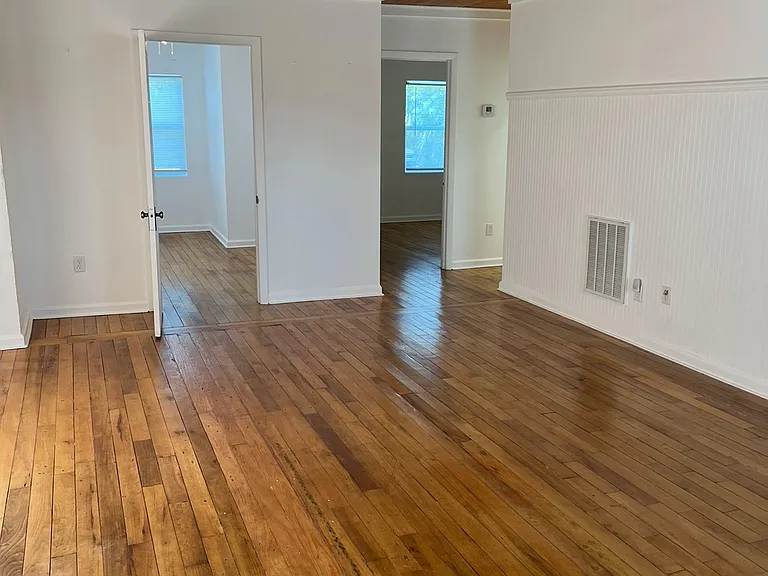 412 Riverside Dr — Photo 5