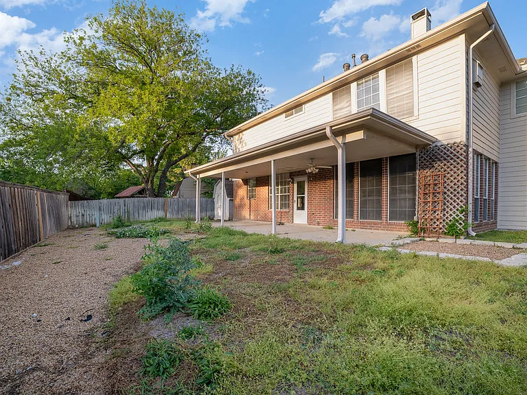 1908 Wood Crest Dr — Photo 18