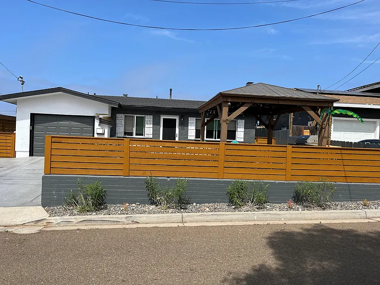 1020 Delaware St — Photo 4