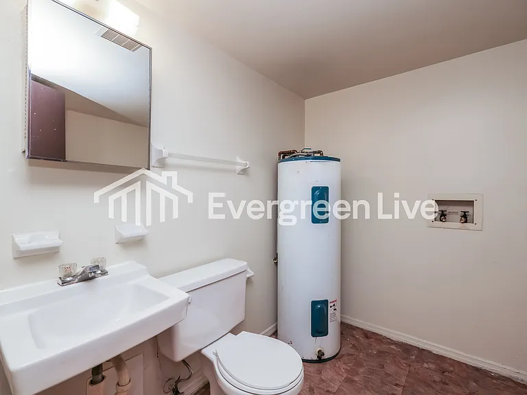 8021 Mount Hood Dr — Photo 15