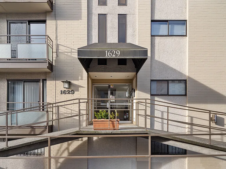 Summit Place — Photo 2