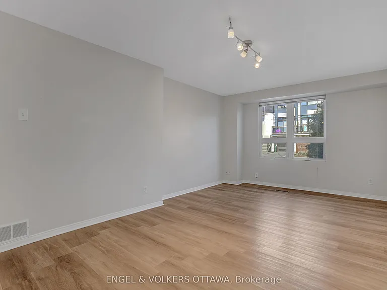 504 Hilson Ave — Photo 9