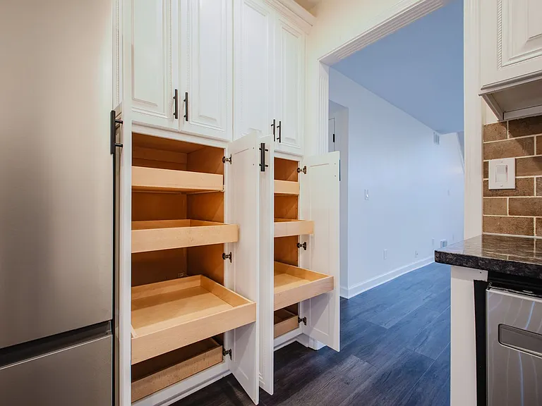 3413 Rainview Cir — Photo 17