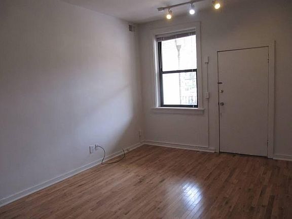 Entrance/Living Room