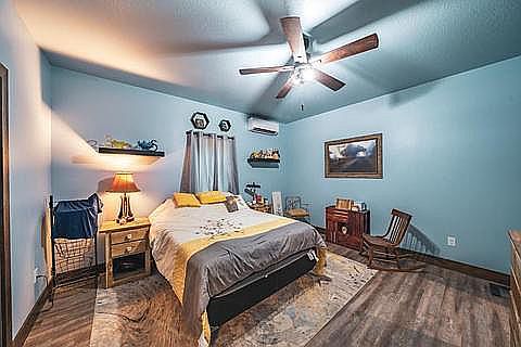 3rd image of 51133 Old Mill Dr