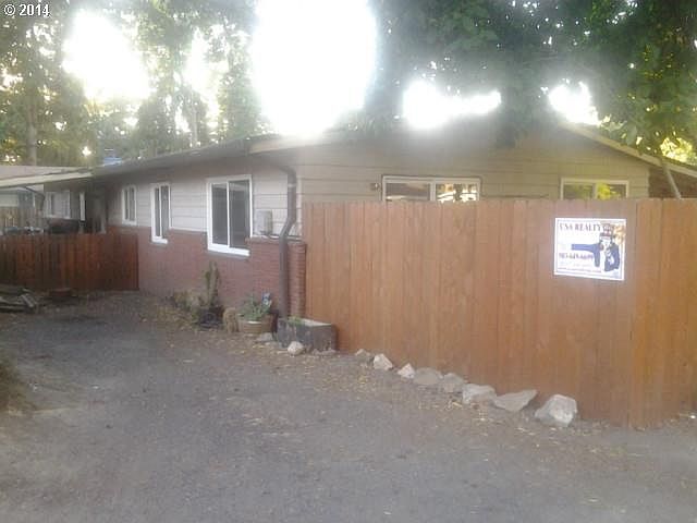 1st image of 215 NW Forest St