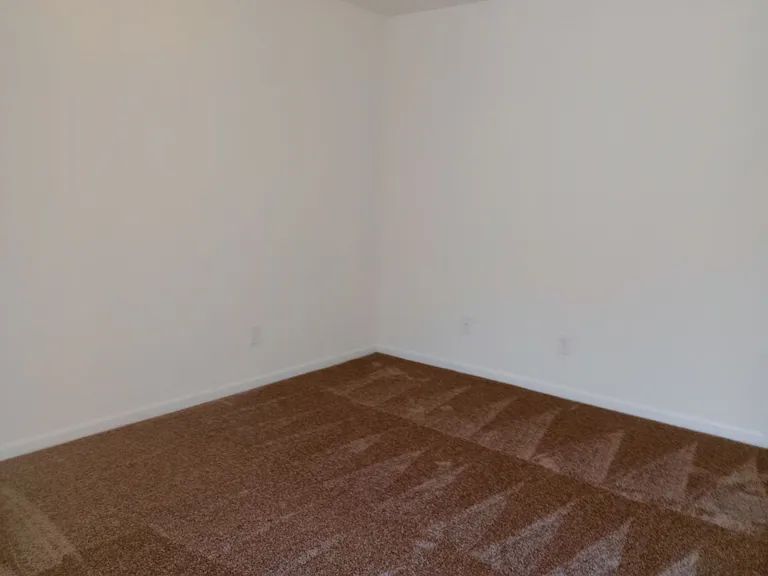 4304 - 4306 Caleb Court — Photo 14