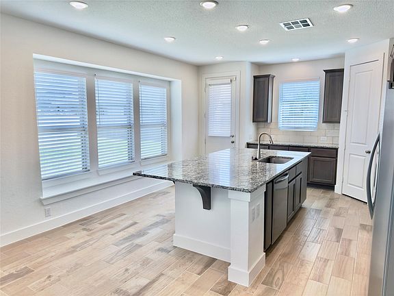 5th image of 15206 Cortines Ct