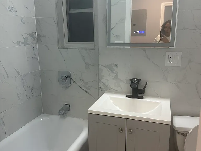 950 E 217th St #5 — Photo 8