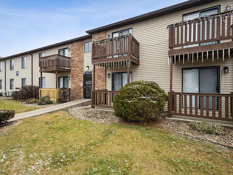 Woodwind Apartments — Photo 26
