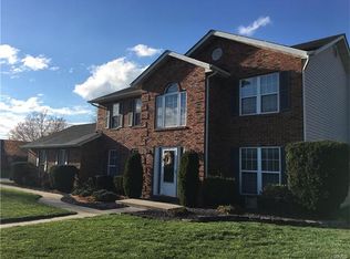 711 Baron Dr, Swansea, IL