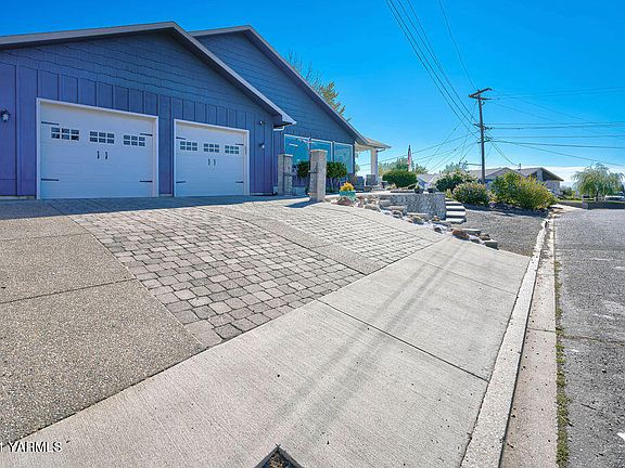 4230MountainviewAve-1