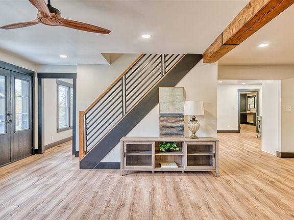 3rd image of 110 Cardinal Dr