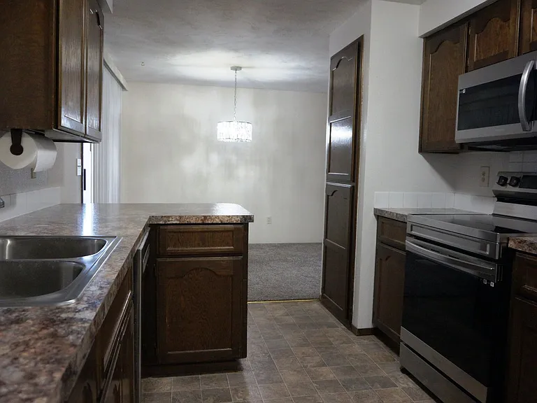 9615-9617 N Indian Trail Rd — Photo 7