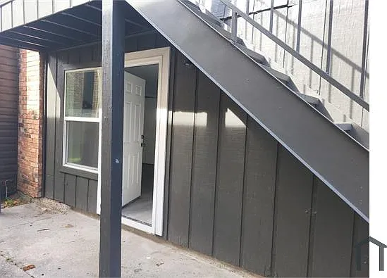 2 bed, 900 sqft, $800 — Photo 2