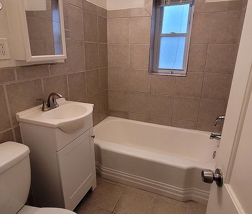 4th image of 629 E Armour Blvd #629-1C