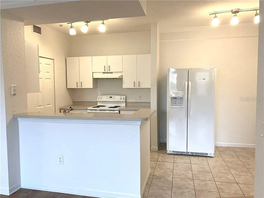 3 bed, 1336 sqft, $1,775 — Photo 2