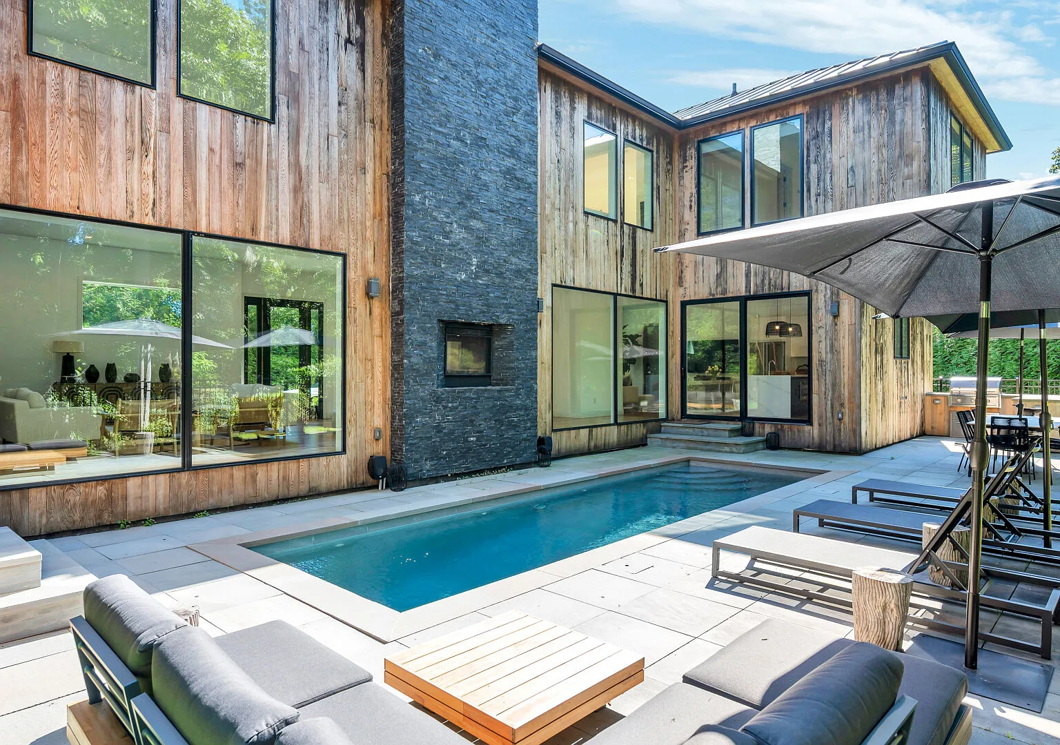 Modern Southampton Estate with Pool & Indoor-Outdoor Living — Photo 1
