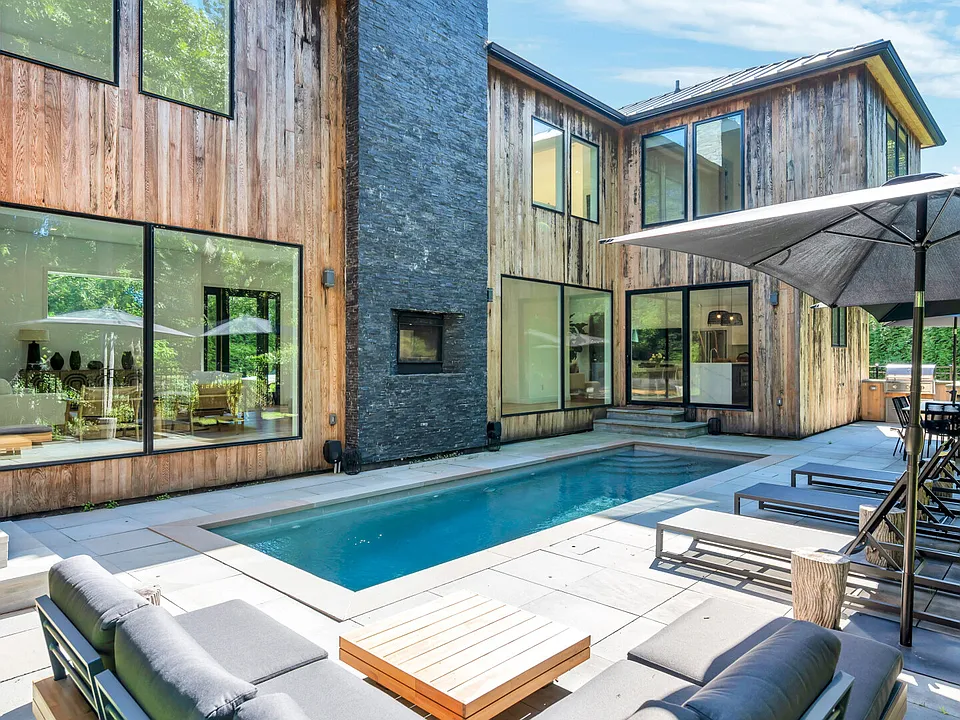 3 Turtle Pond Rd
