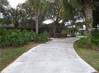 109 Harbor Point Dr, Sebastian, FL 32958