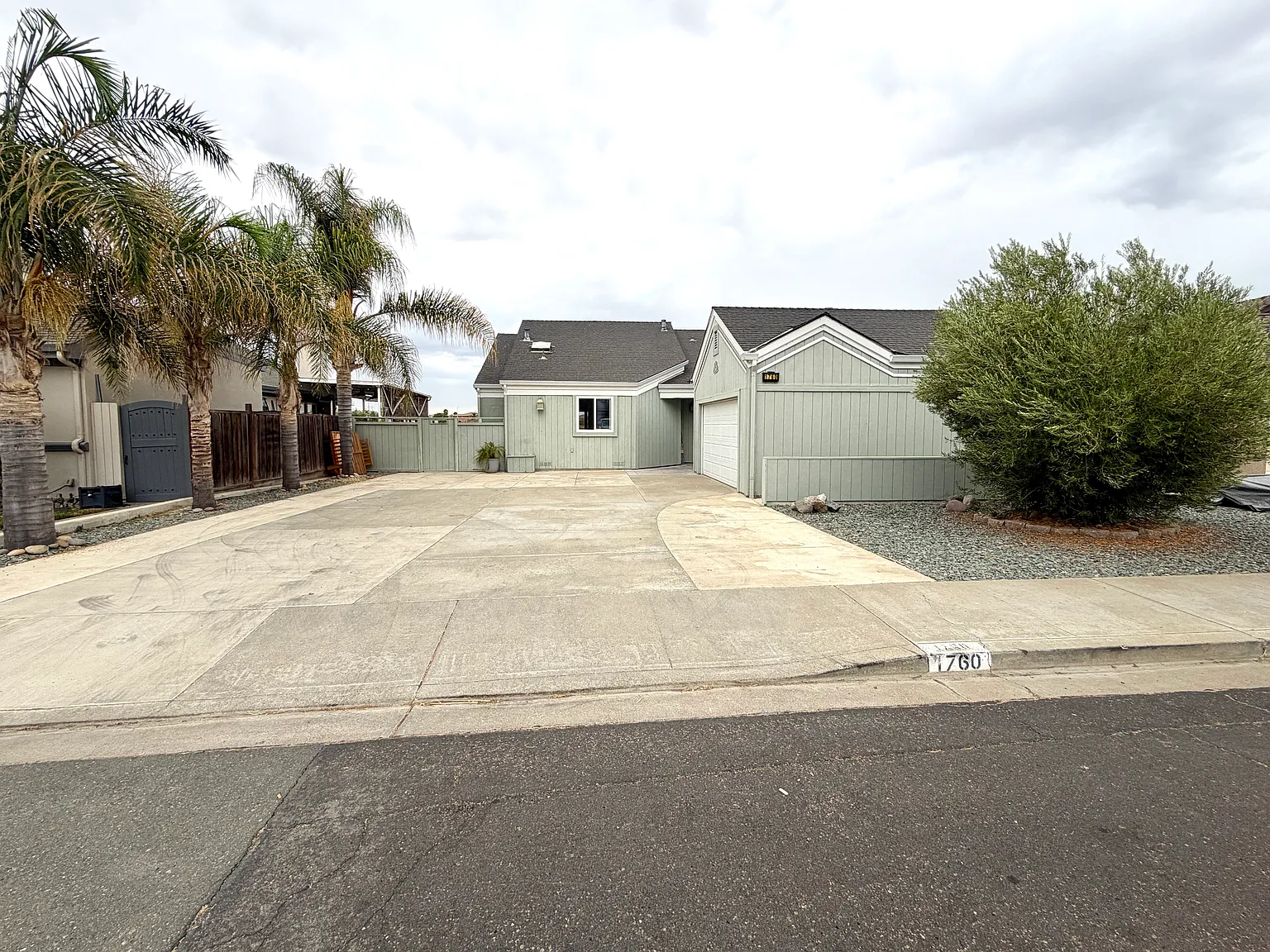 3 bed, 1524 sqft, $3,350 — Photo 2
