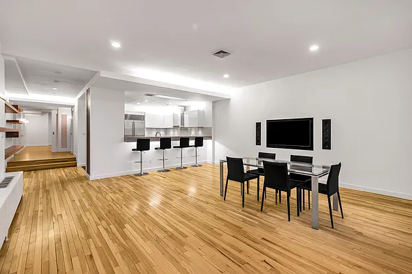 Sold by Living New York | media 6