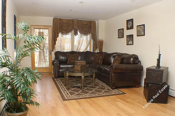 Sold by Fillmore | media 4