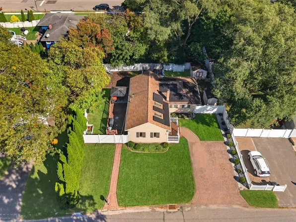 143 Smithtown Polk Blvd, Centereach, NY 11720
