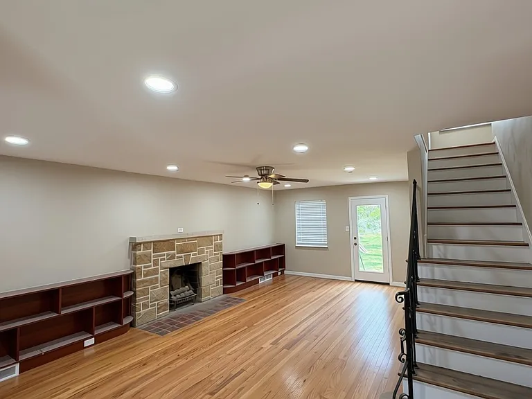 5125 Highview Dr — Photo 2