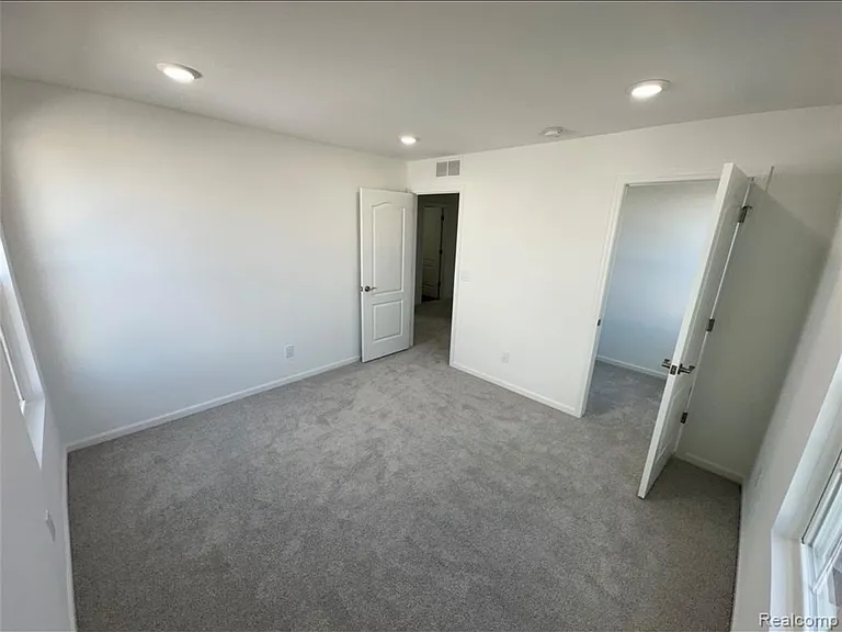 4881 Marquette Dr — Photo 26