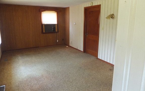 3rd image of 212 River Ln