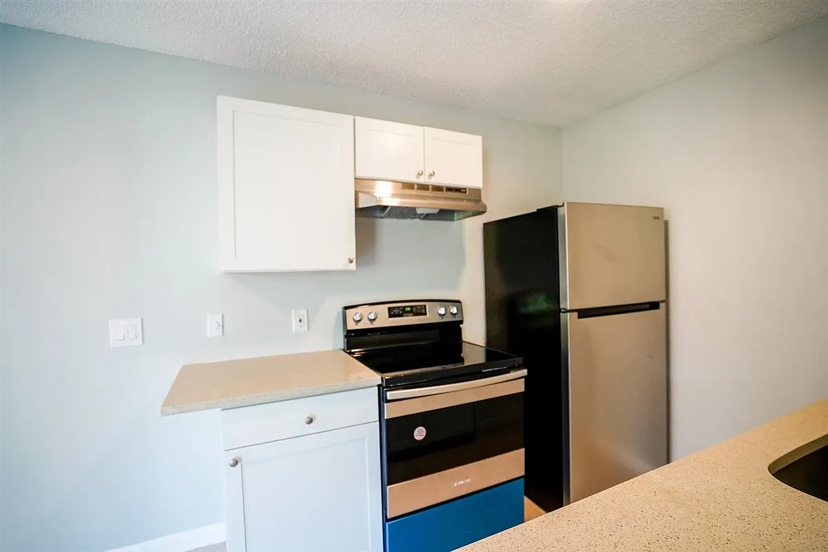2 bed, 972 sqft, $1,595 — Photo 3