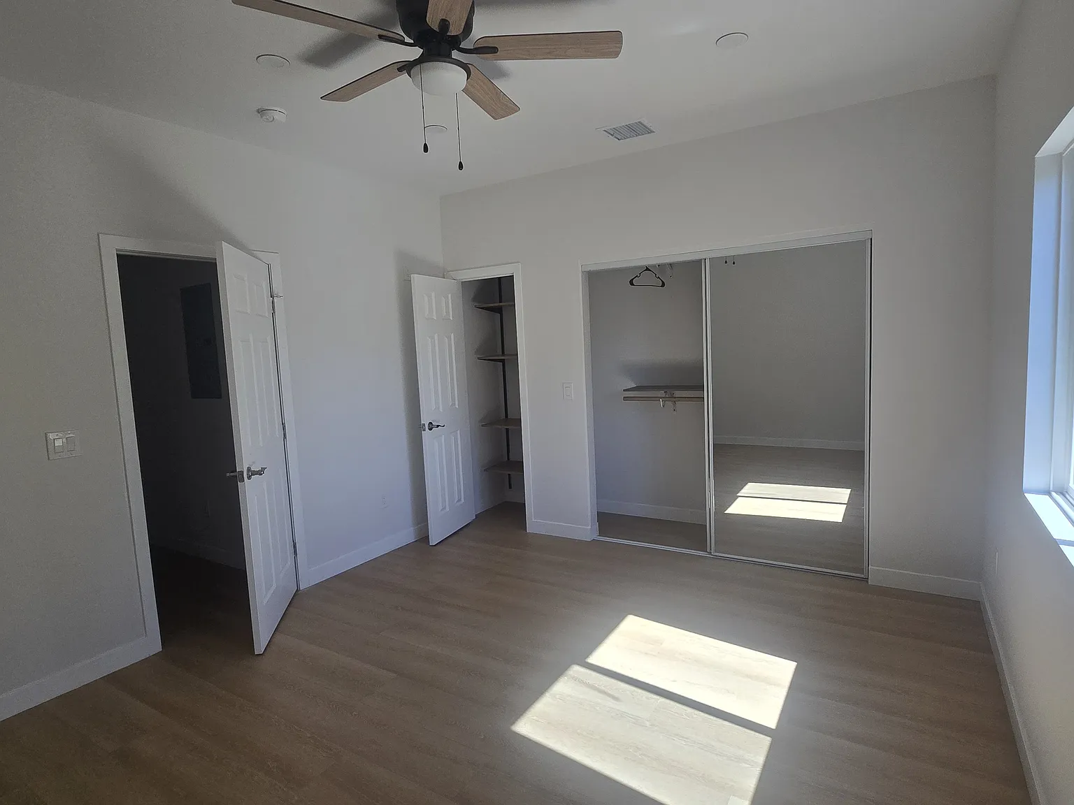 2 bed, 2.5 bath, 966 sqft, $3,500 — Photo 4