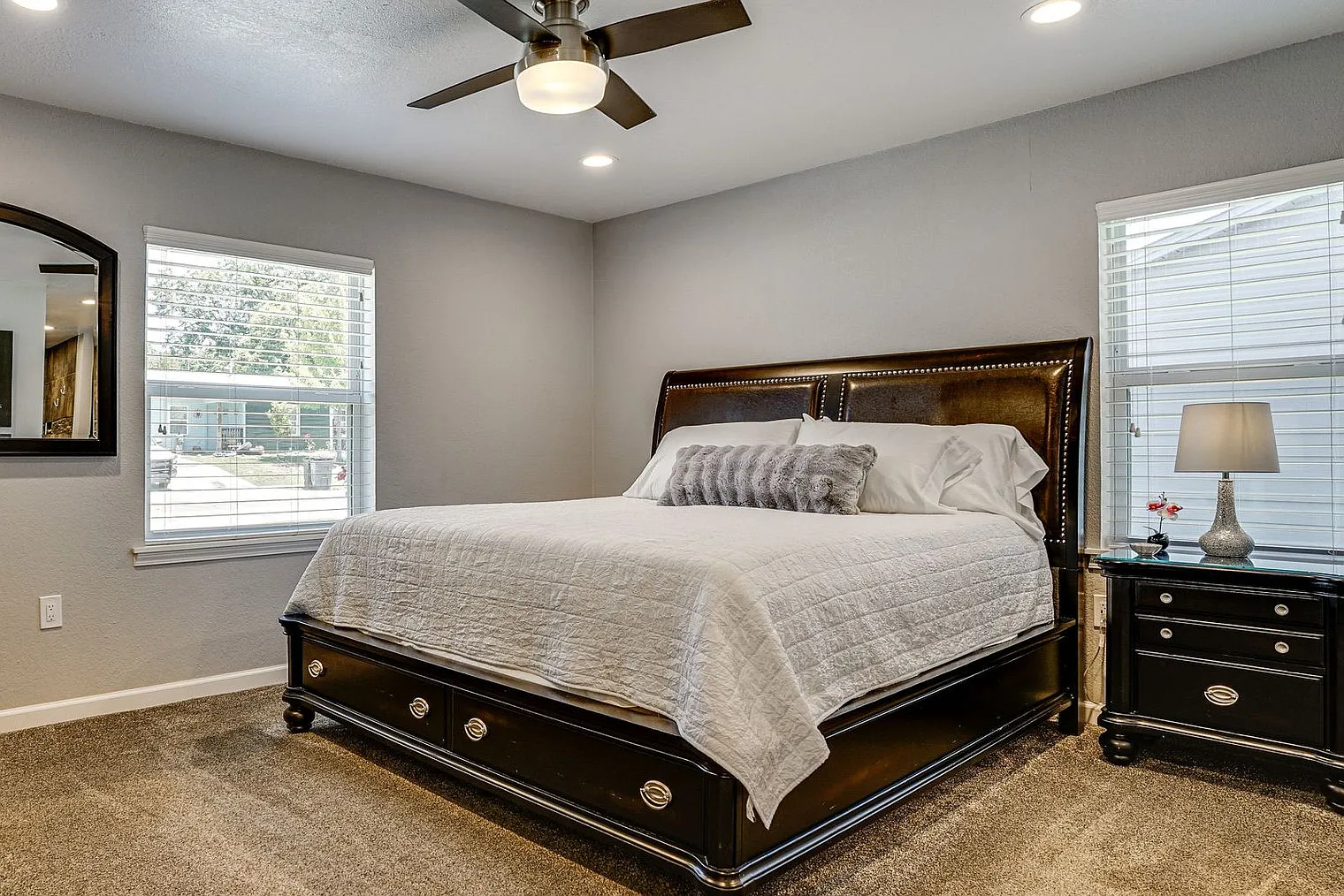 3 bed, 2.0 bath, 1291 sqft, $3,612 — Photo 3