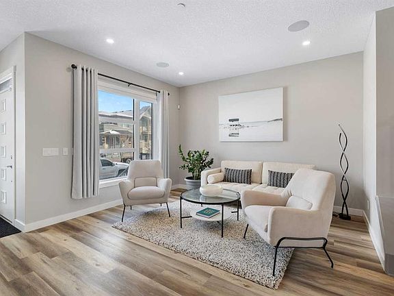 3rd image of 45 E Howse St NE