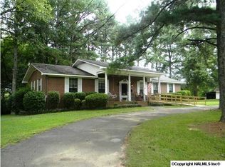 369 Riverside Dr, East Gadsden, AL 35903