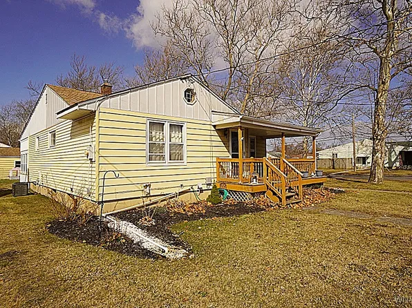 454 70th St, Niagara Falls, NY 14304