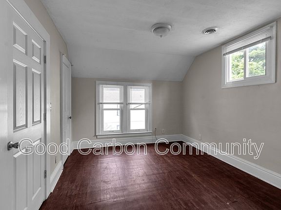 2nd image of 331 Schenck St #2