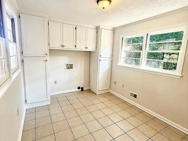1035 Indigo Ave — Photo 7