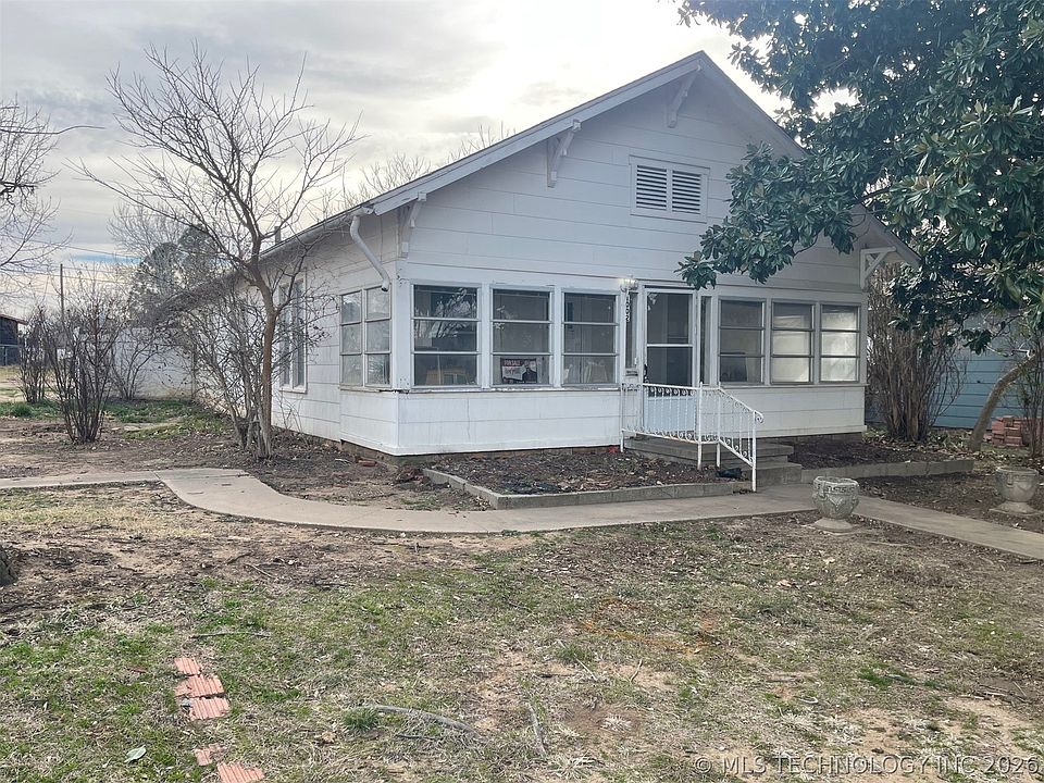 1st image of 1002 E Thompson Ave