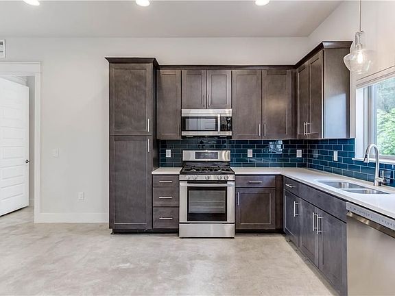 5th image of 8411 Bowling Green Dr Unit 2