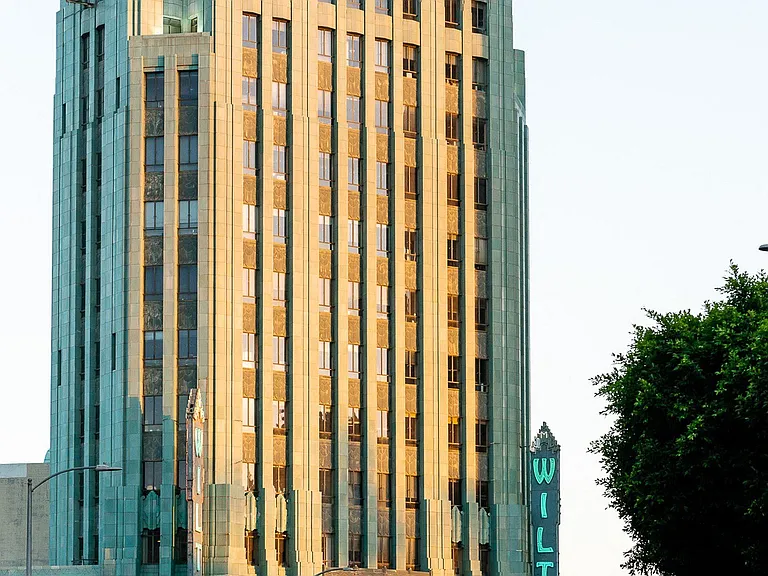Kingsley Tower Apartments — Photo 69