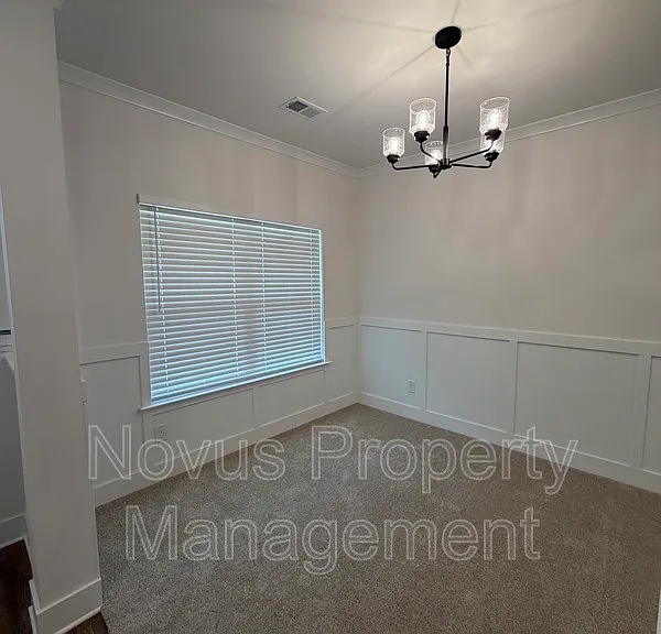 205 Laney Dr — Photo 4