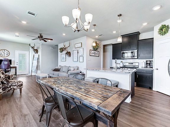 2nd image of 1301 McQueeny