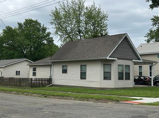 901 E Oak St, Taylorville, IL 62568