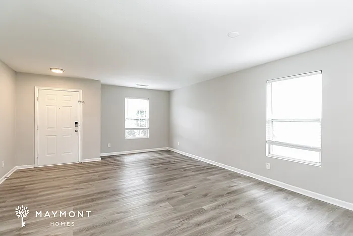 3 bed, 2.5 bath, 2240 sqft, $2,295 — Photo 4