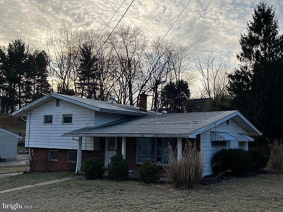 2nd image of 5605 Akron Dr