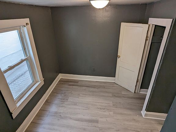 5th image of 651 42nd St APT A