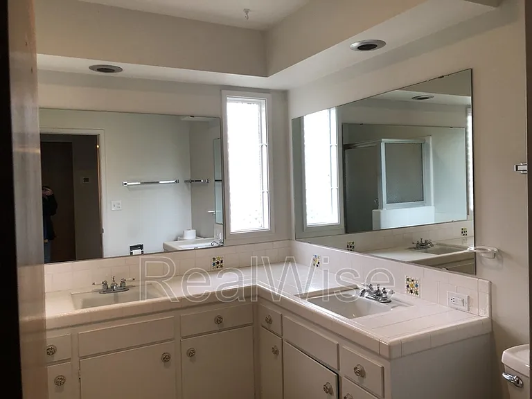 710 NW Midland Ave — Photo 32